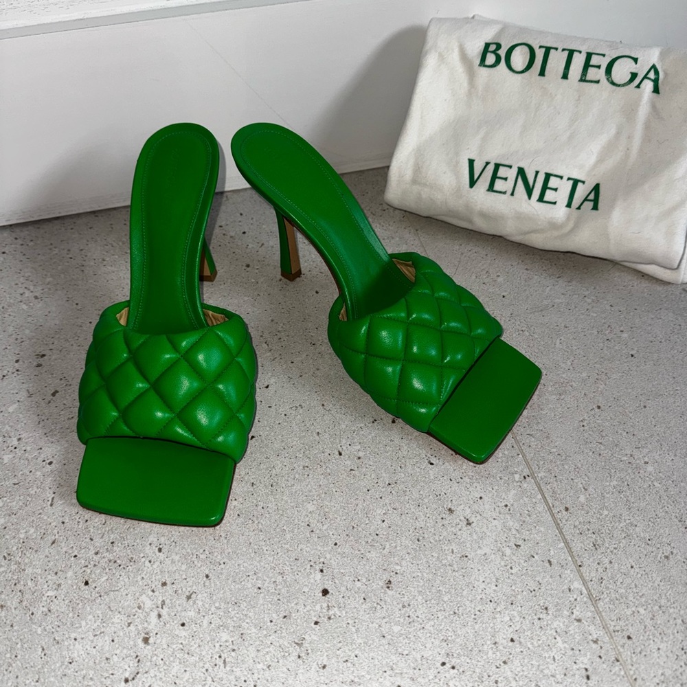 SOLD!!! Bottega Veneta  Quilted Women's Heels